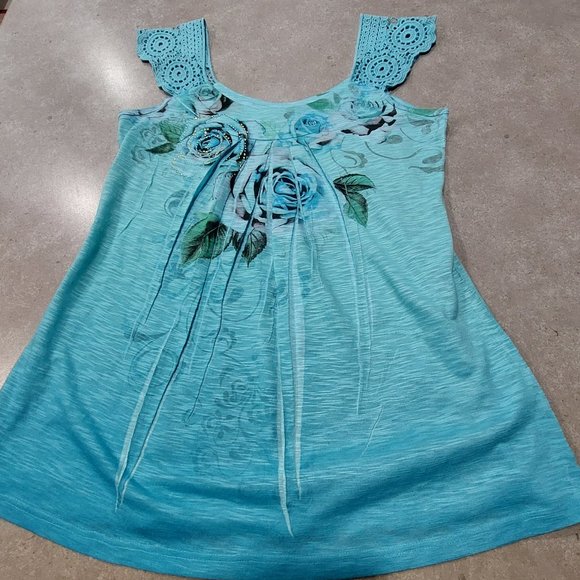 7 WONDERS Women's Blue Floral Print Top w/Embroidery Shoulder Straps Size Small - Picture 2 of 6